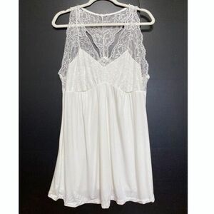 Women Ultra Soft Lace Trimmed Nightgown -Ivory